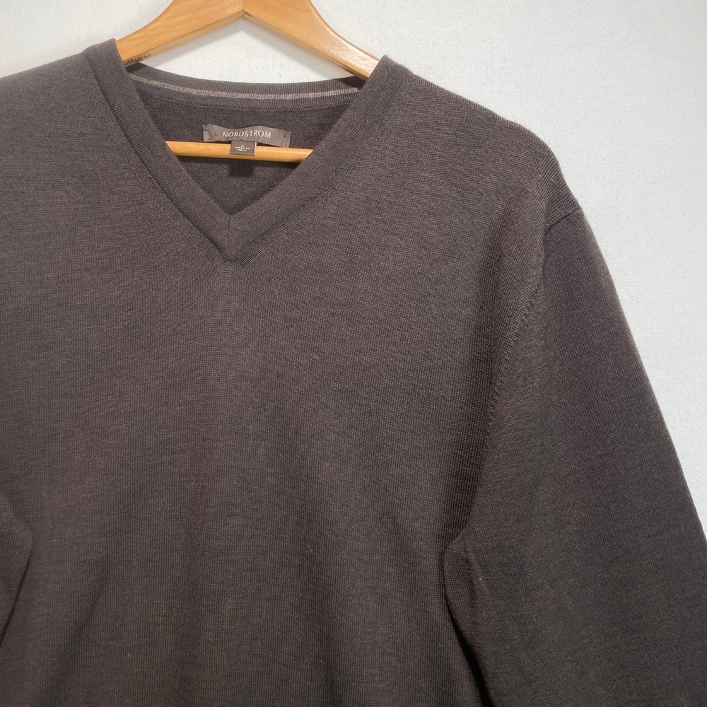 Nordstrom Mens V-Neck Sweater Brown 100% Extrafine Merino Wool Made in Italy L